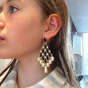 Black Pearl Dangly Earrings